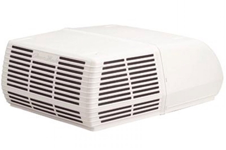 Does the Coleman Mach 3 a/c unit come with mounting hardware and roof gaskets?