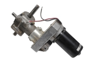 What is the length of each of the output shafts on the 142141 Lippert Venture motor? 